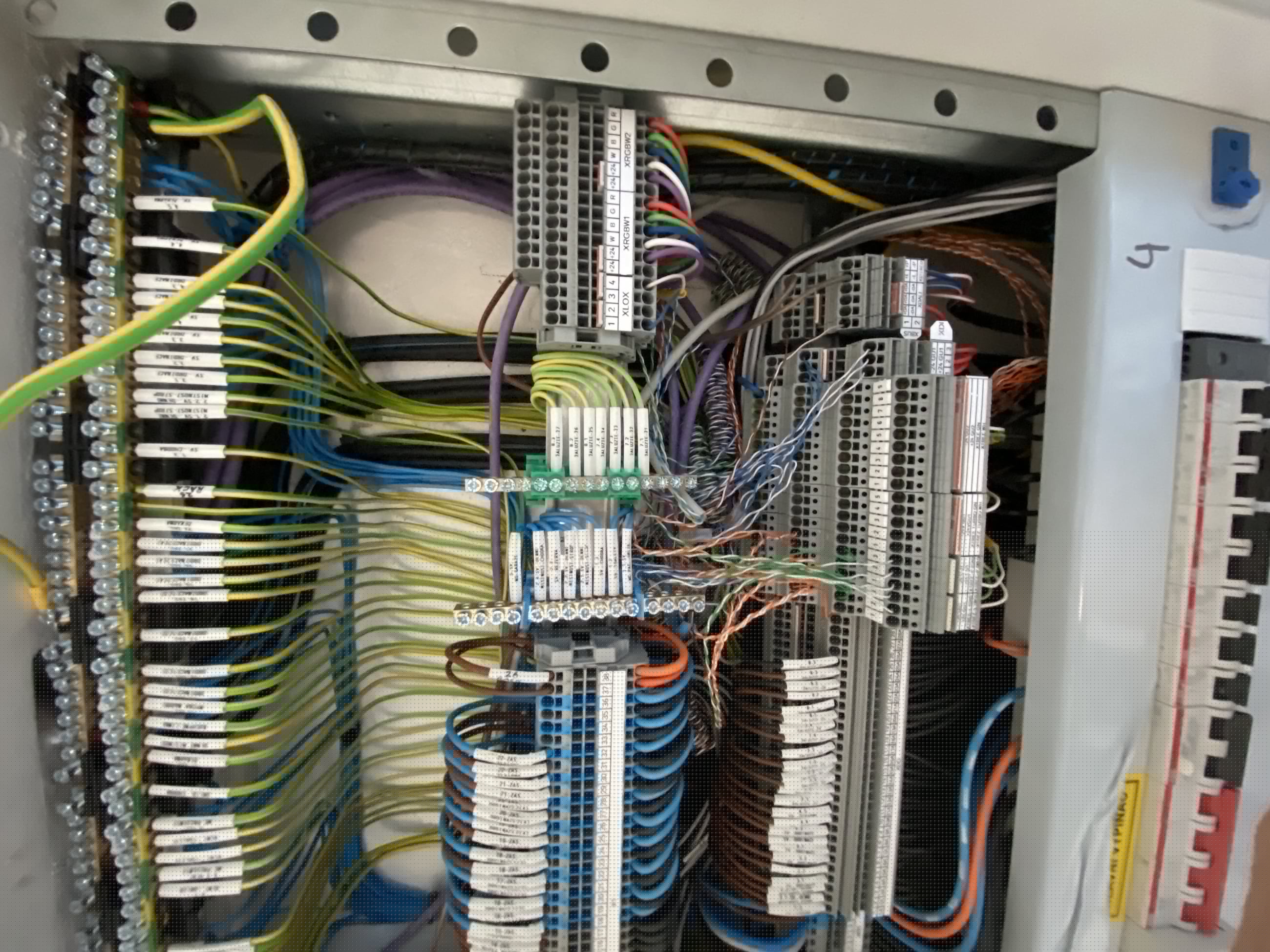 Fotografie z realizace MKL Elektro (458F9D27 04EE 45B4 B36B 8AD563511F16)